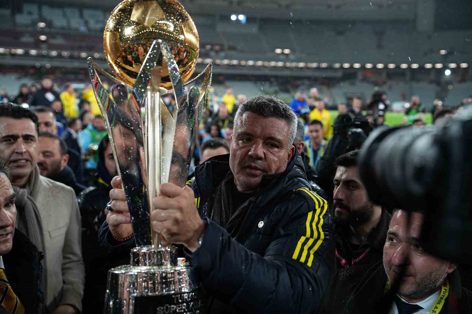 fenerbahce kupayi kaldirdi 60 FEb5yqFl