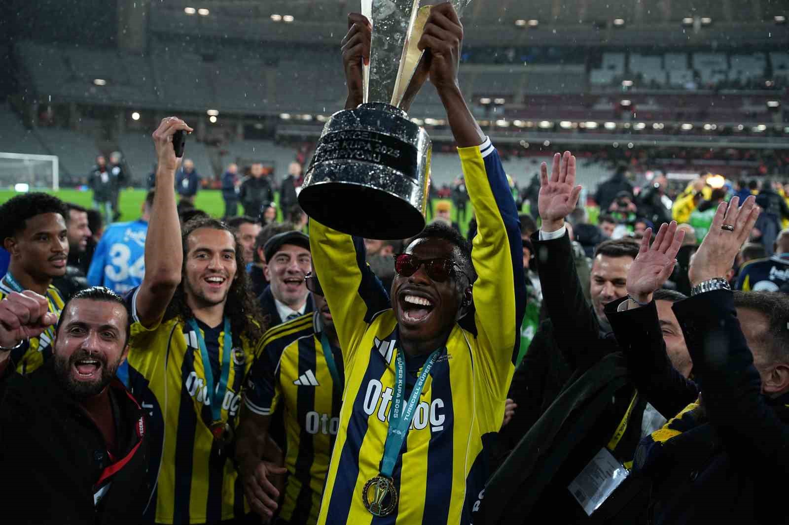 fenerbahce kupayi kaldirdi 68 6vgNkOdu