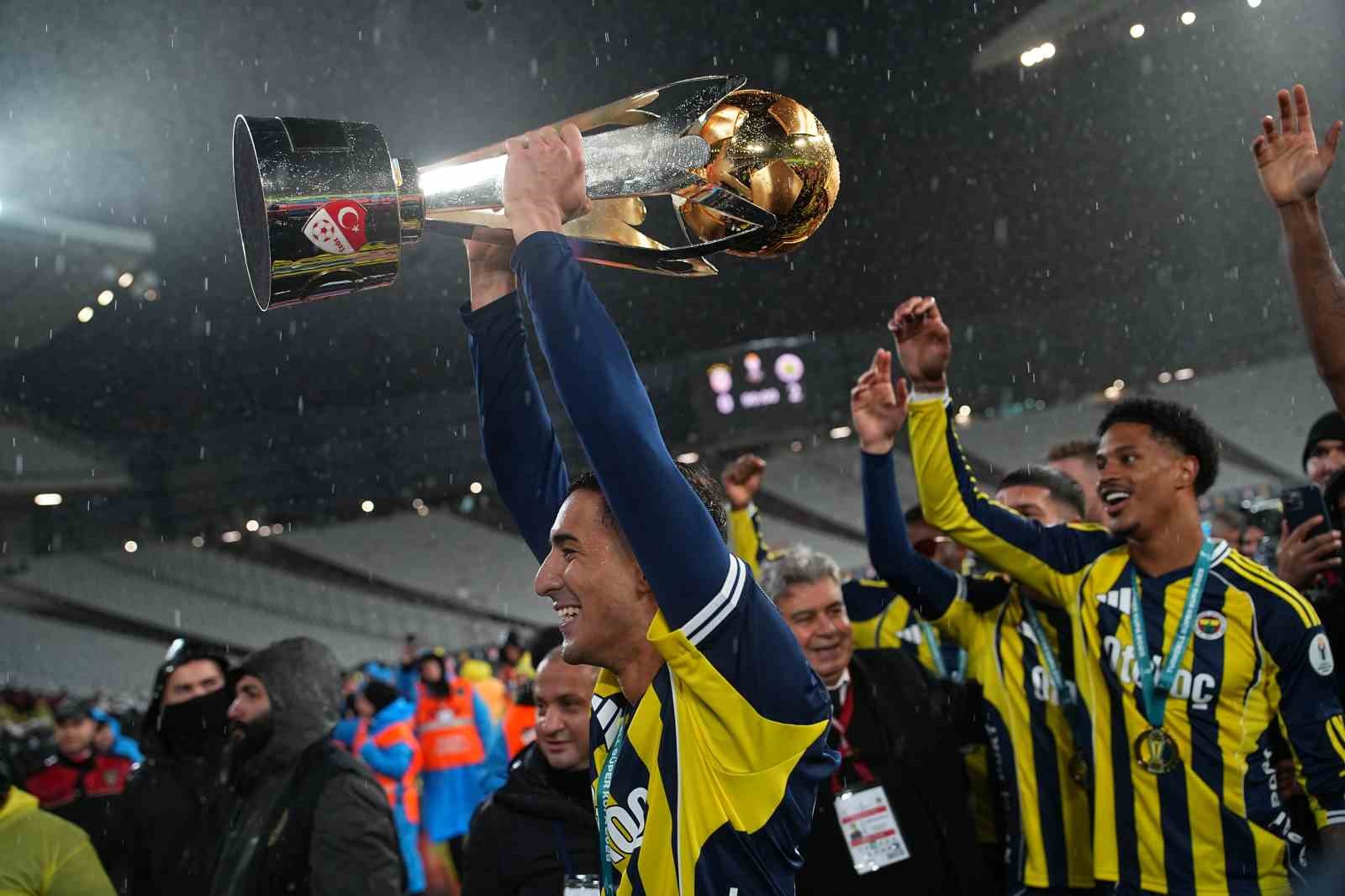 fenerbahce kupayi kaldirdi 72 sFbupCyy