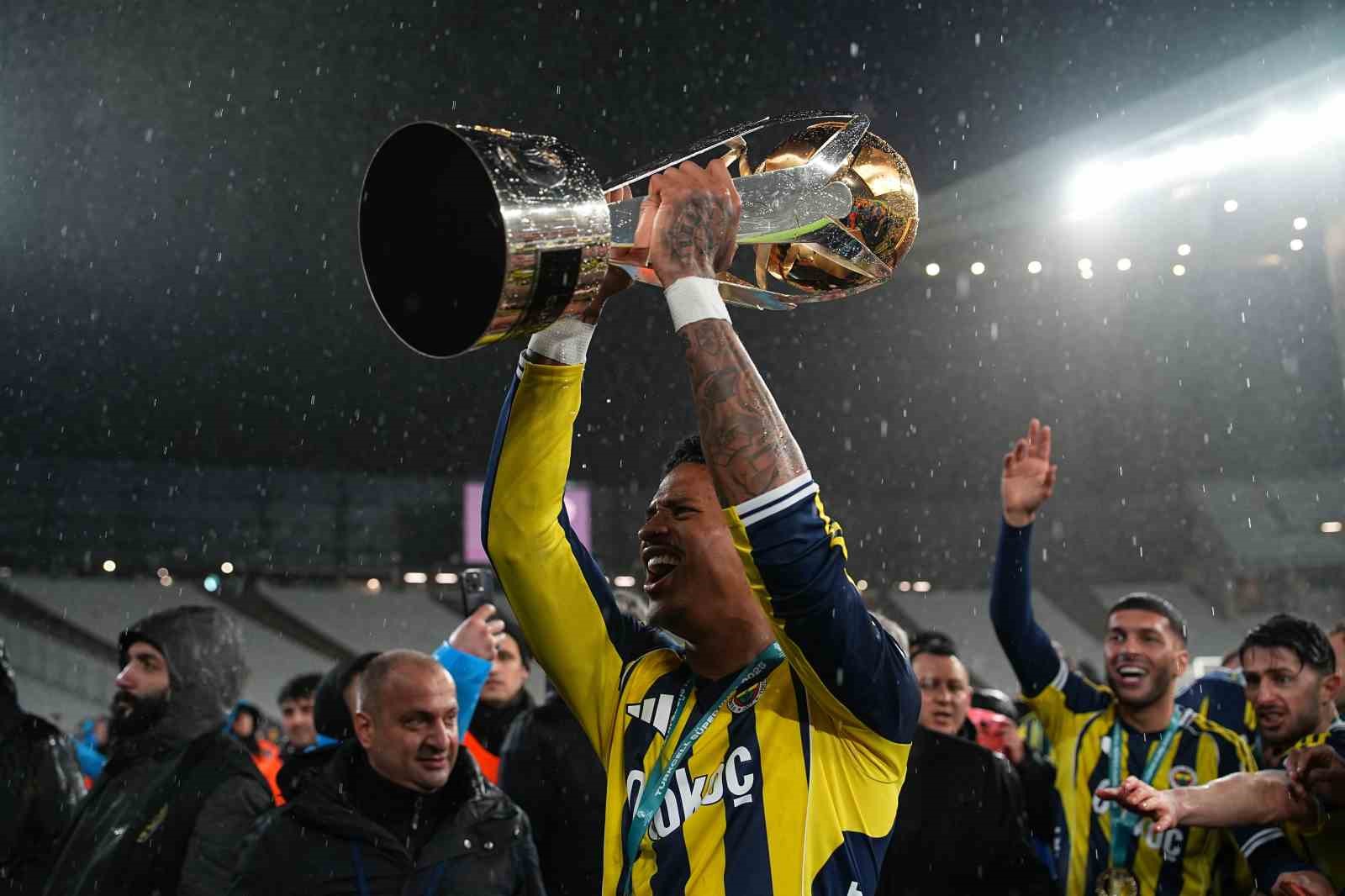 fenerbahce kupayi kaldirdi 73 YLEzYhdJ