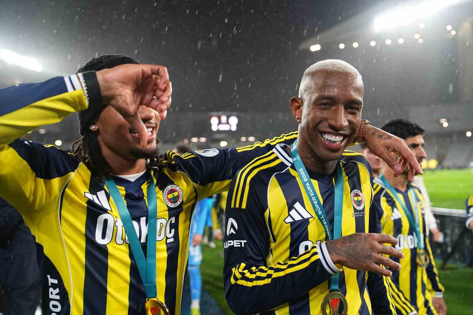 fenerbahce kupayi kaldirdi 83 QHsTVtfR