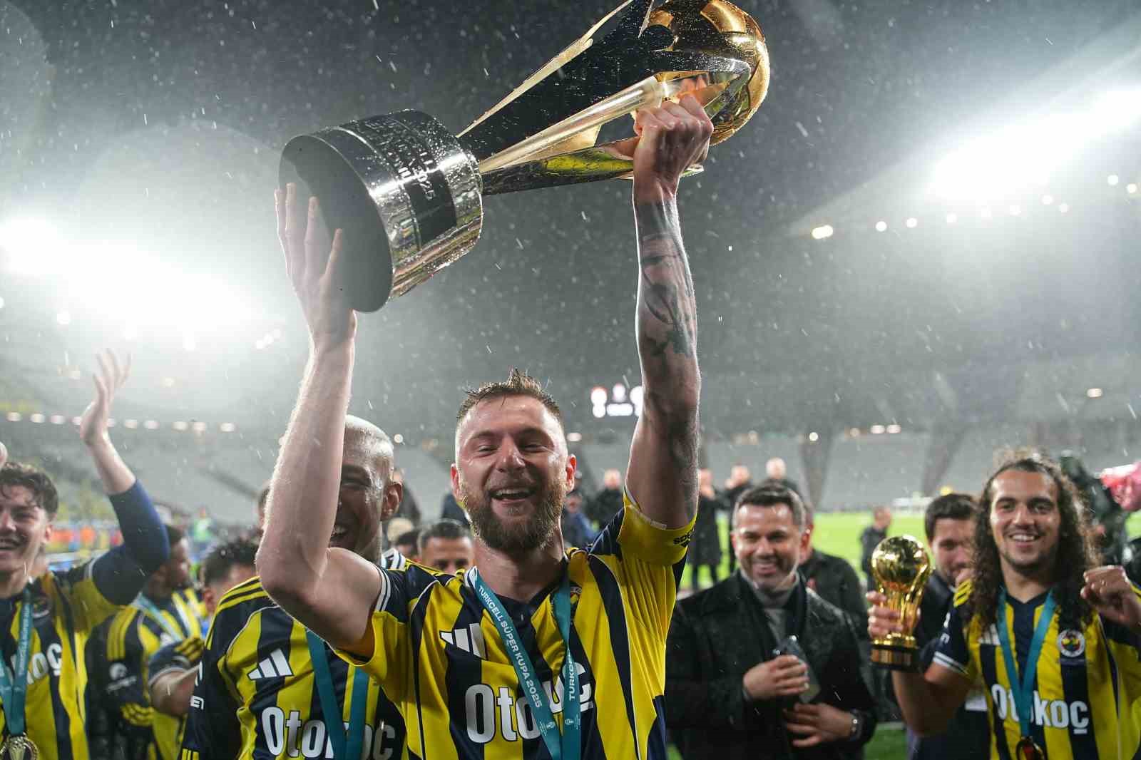 fenerbahce kupayi kaldirdi 88 in7qw3tA