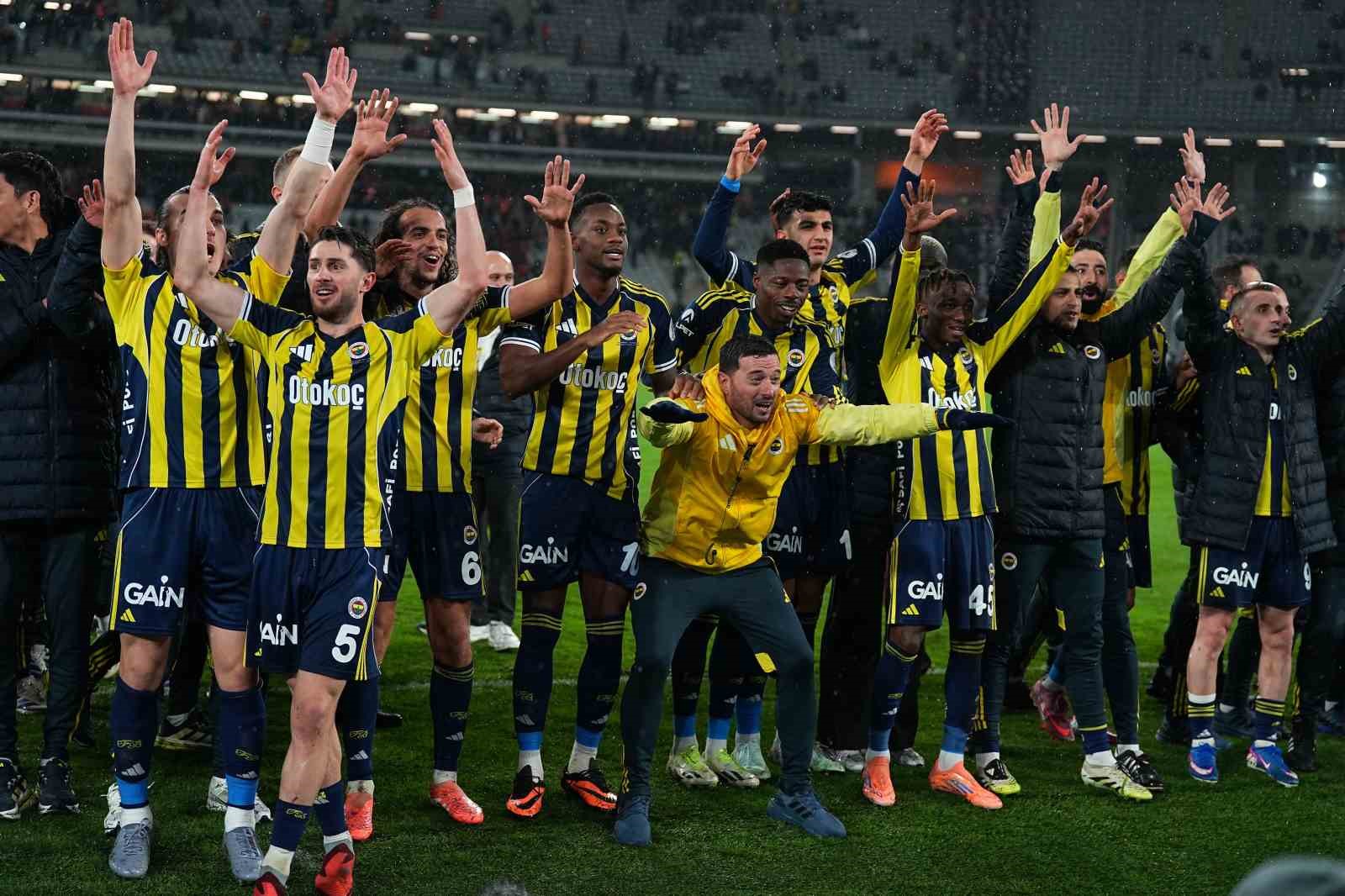 fenerbahce kupayi kaldirdi 94 Nqs9SjFN