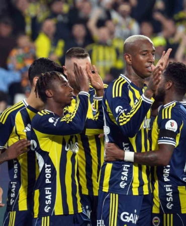 fenerbahce-liderle-arasinda-puan-farkini-1e-indirdi-yqaLVABs.jpg