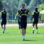 fenerbahce-mert-hakan-yandas-ile-asgari-ucret-uzerinden-sozlesme-imzaladi-IPYBWznt.jpg