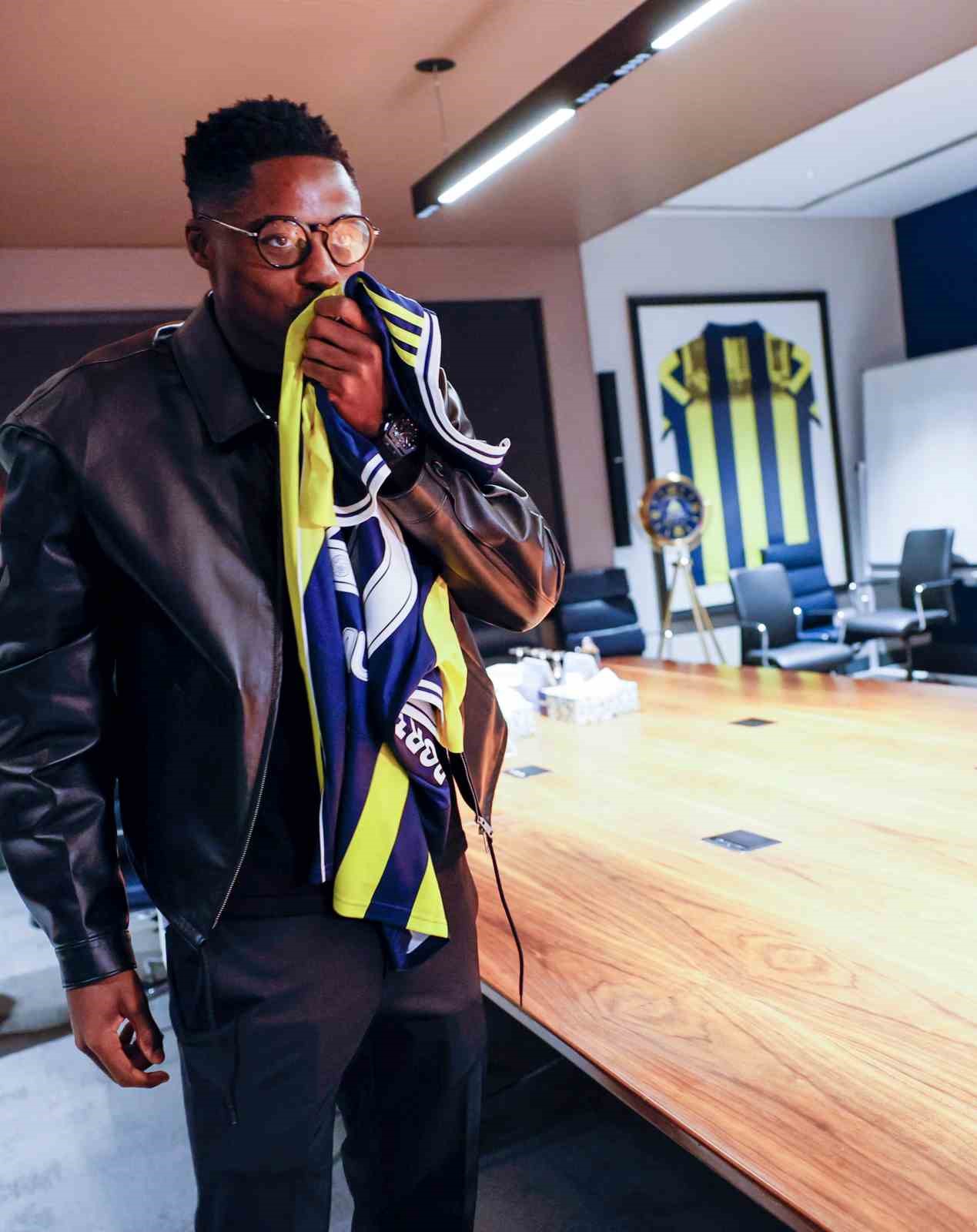fenerbahce musabayi renklerine bagladi 1