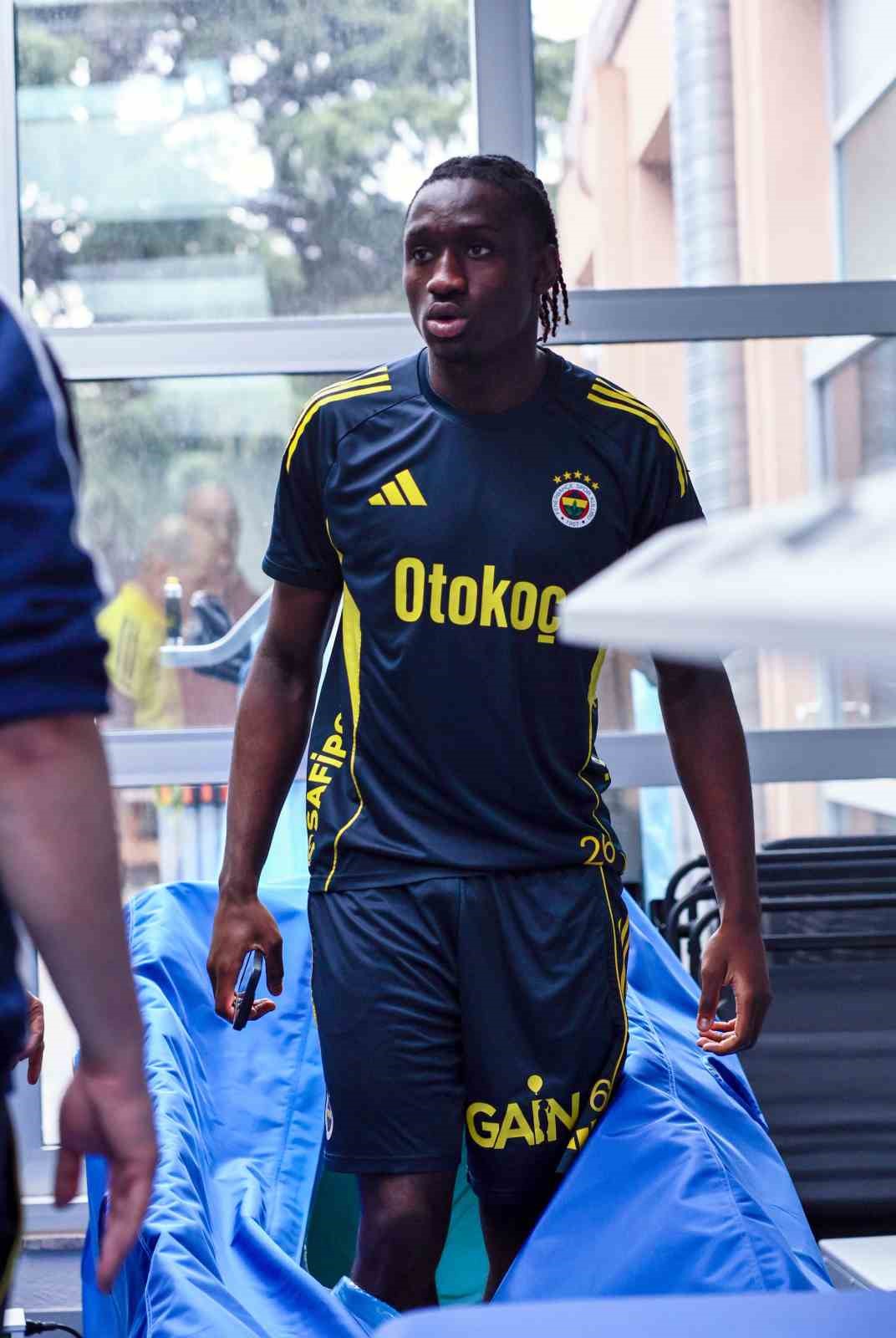fenerbahce nottingham forest maci hazirliklarina basladi 1 eC7uhbm9