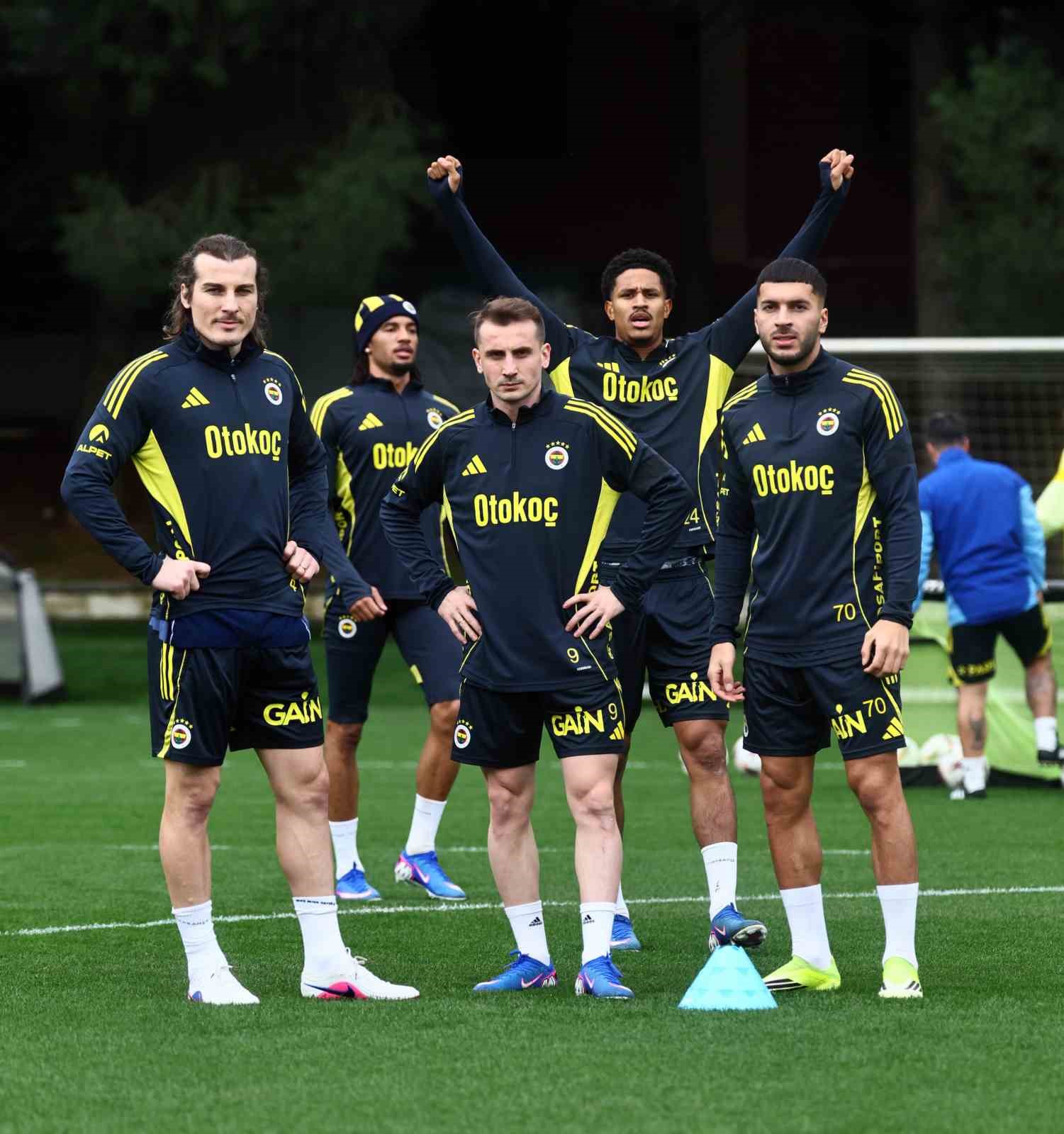 fenerbahce nottingham forest maci hazirliklarina basladi 2 FMPYCk7k