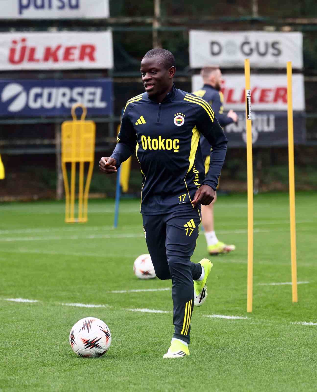 fenerbahce nottingham forest maci hazirliklarina basladi 3 Cd9v9gVa