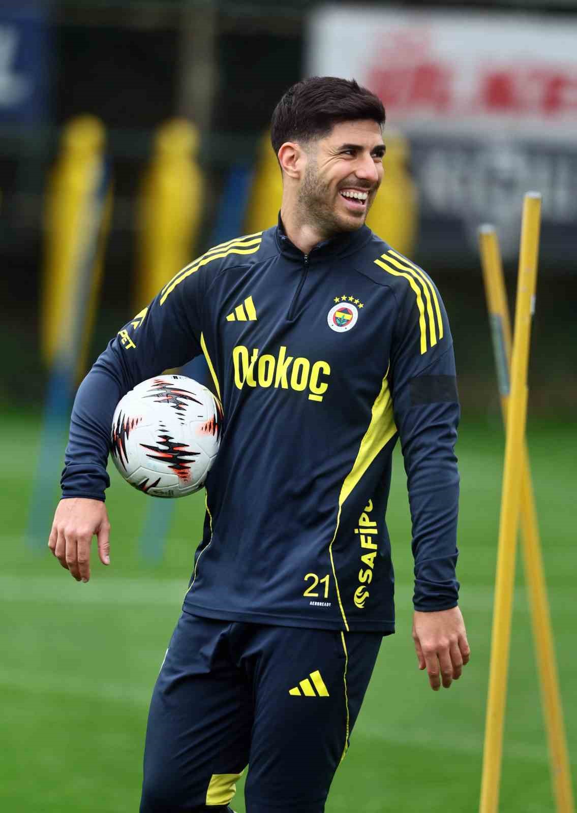 fenerbahce nottingham forest maci hazirliklarina basladi 4 XMSngrLK