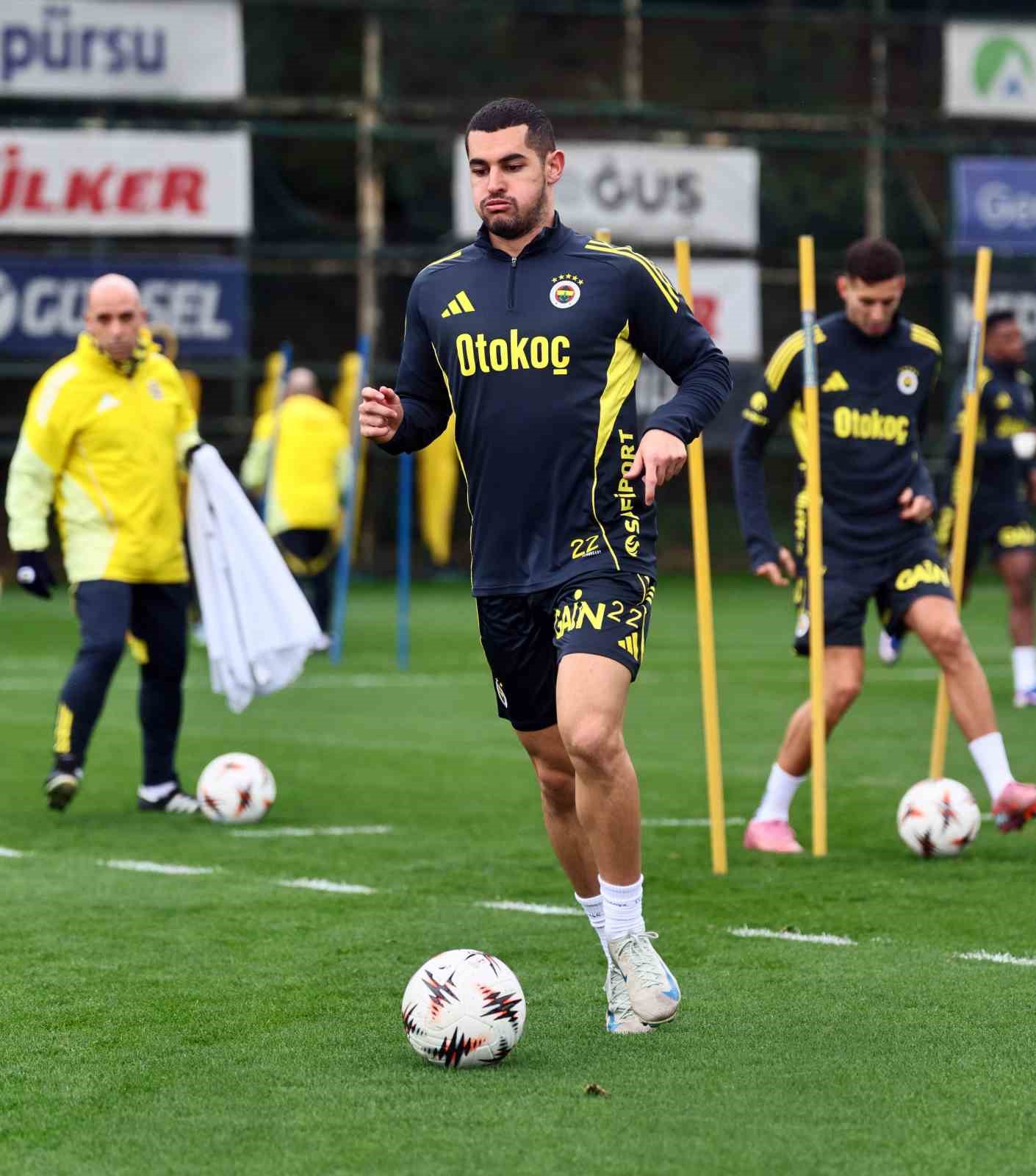 fenerbahce nottingham forest maci hazirliklarina basladi 5 cbrrnwpM