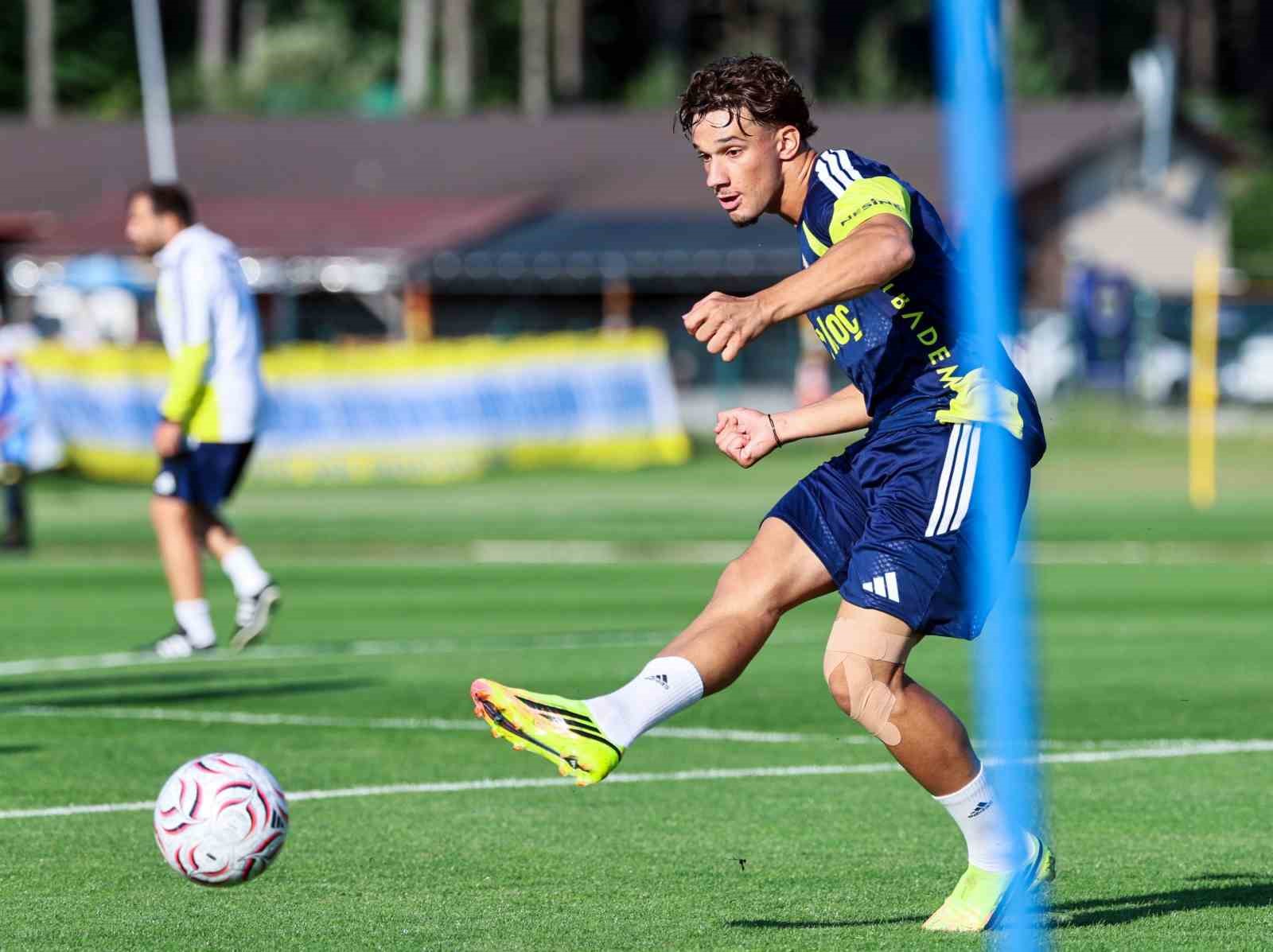 fenerbahce once salonda sonra sahada calisti 1 jXZUvREW