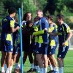 fenerbahce-once-salonda-sonra-sahada-calisti-ZssKBIQj.jpg