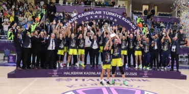 fenerbahce-opet-halkbank-kadinlar-turkiye-kupasinin-sahibi-oldu-PuWFujWD.jpg