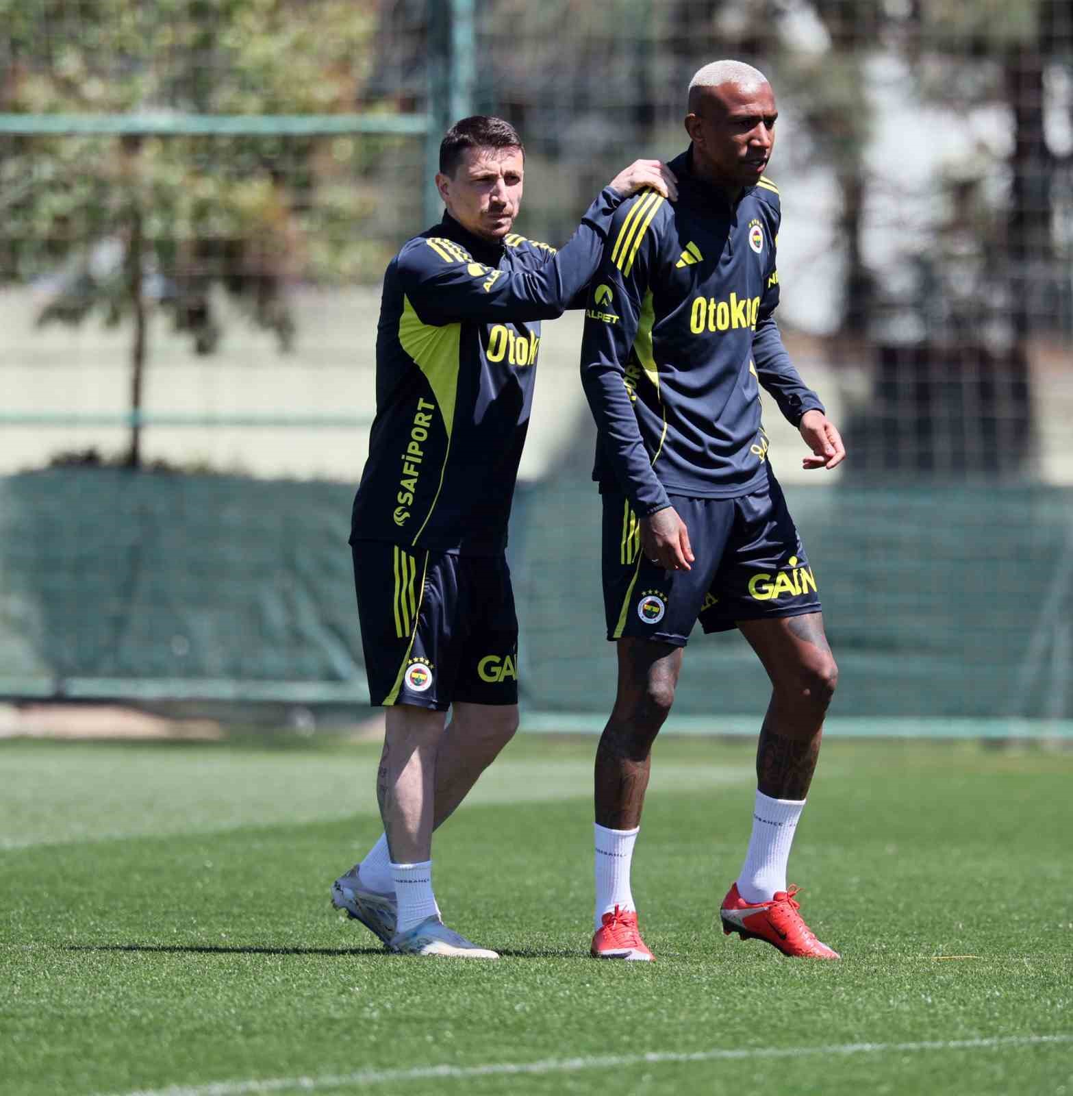Fenerbahçe, RAMS Başakşehir maçı hazırlıklarına devam etti 6 fenerbahce rams basaksehir maci hazirliklarina devam etti 2 lJiSIOuG