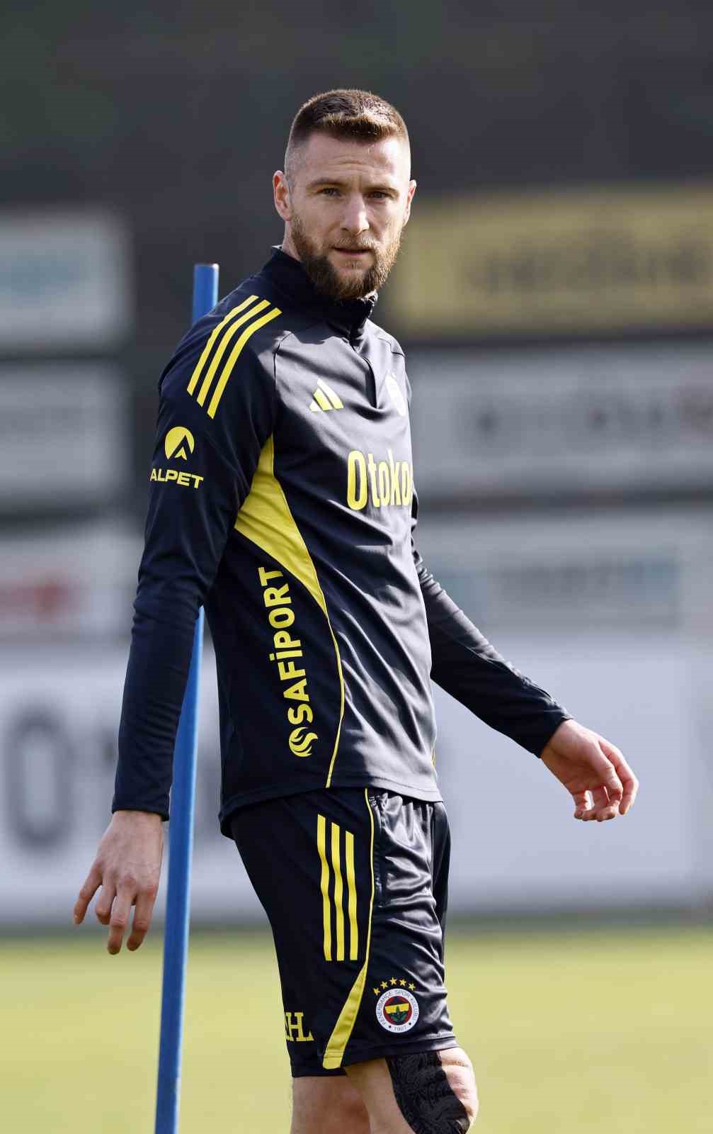 fenerbahce rams basaksehir maci hazirliklarini tamamladi 1 7UDSqD8y