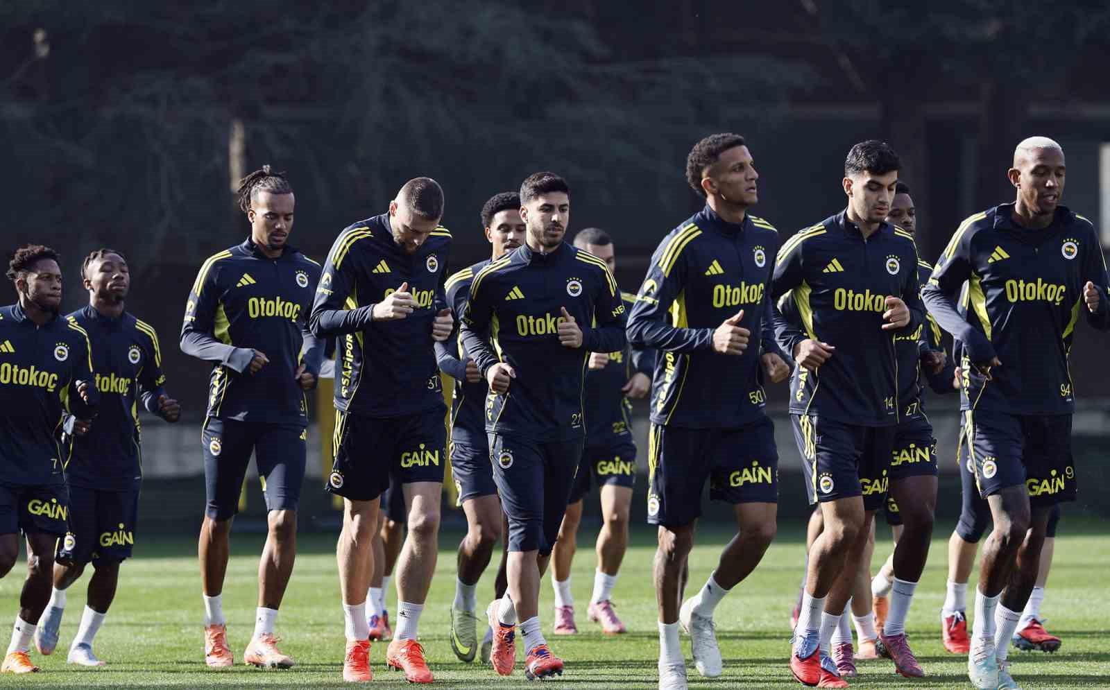 fenerbahce rams basaksehir macinin hazirliklarina basladi 0 hQ1w1E37