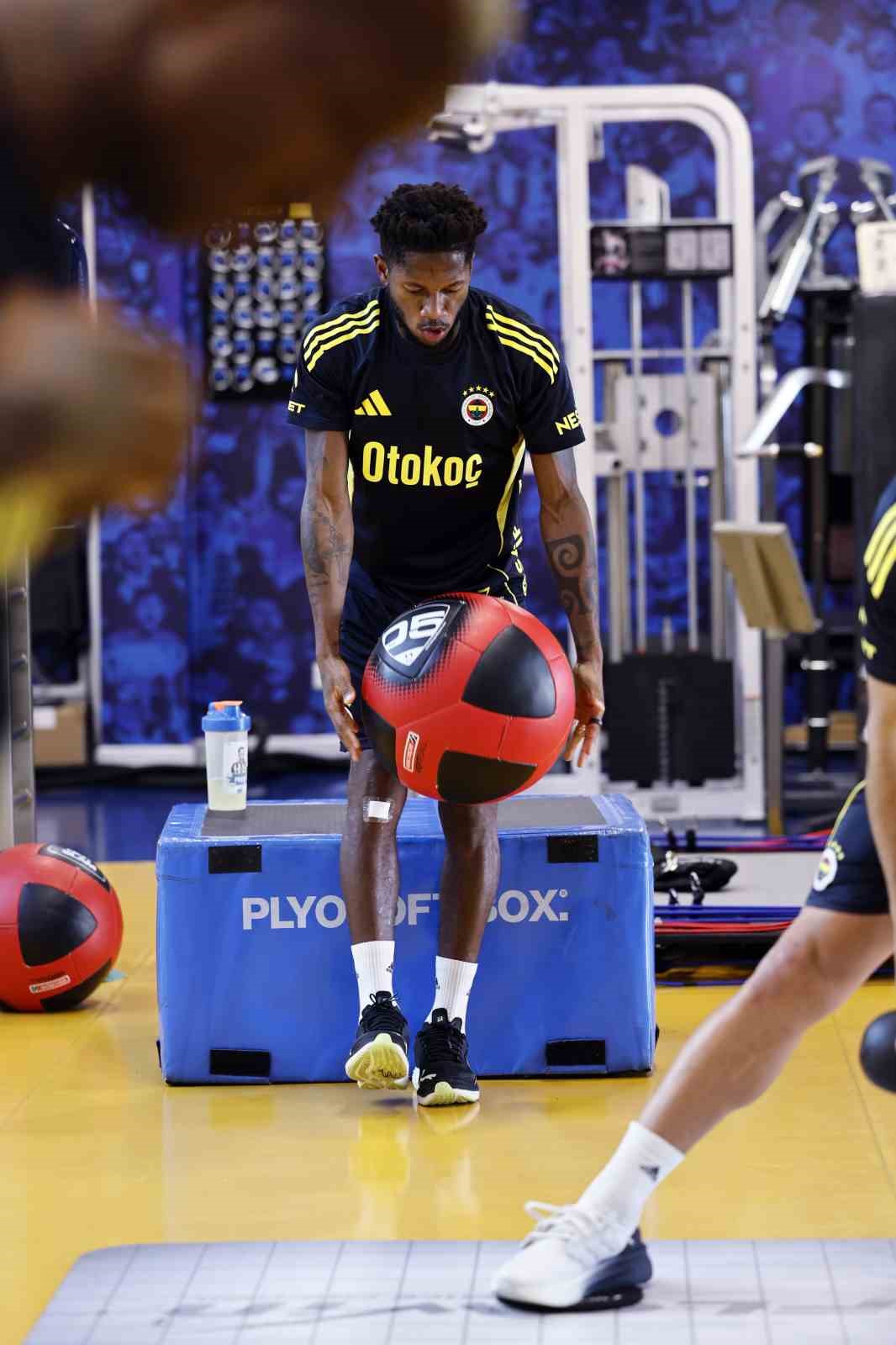 fenerbahce salonda calisti 3 KvwqluUL