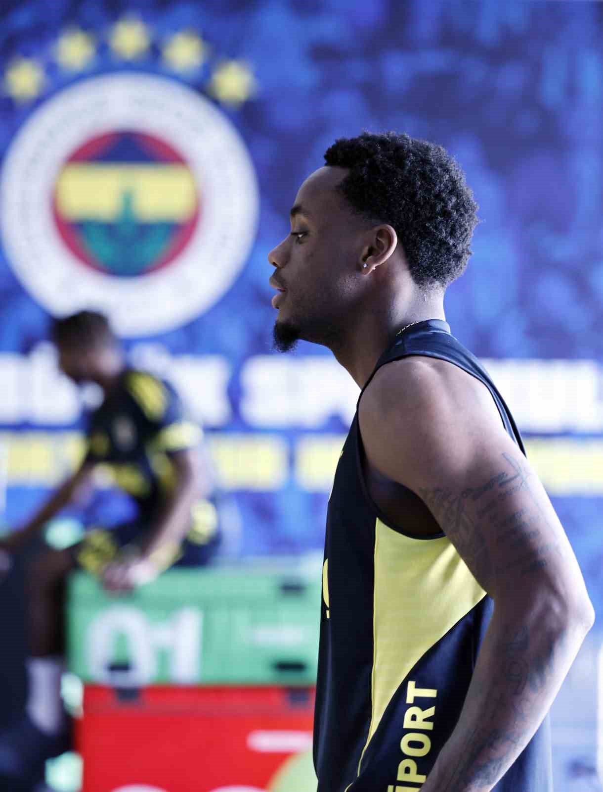 fenerbahce salonda calisti 4 e6ER5EQJ