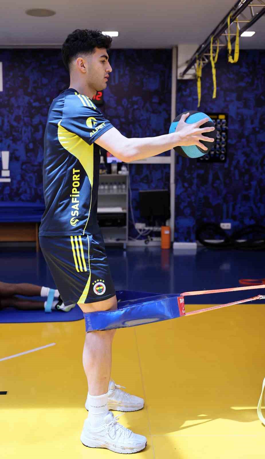 Fenerbahçe, salonda kuvvet çalıştı 6 fenerbahce salonda kuvvet calisti 2 ZTaSu2yR