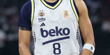 fenerbahce-talen-horton-tucker-ile-sozlesme-yeniledi-gLBr9JA8.jpg