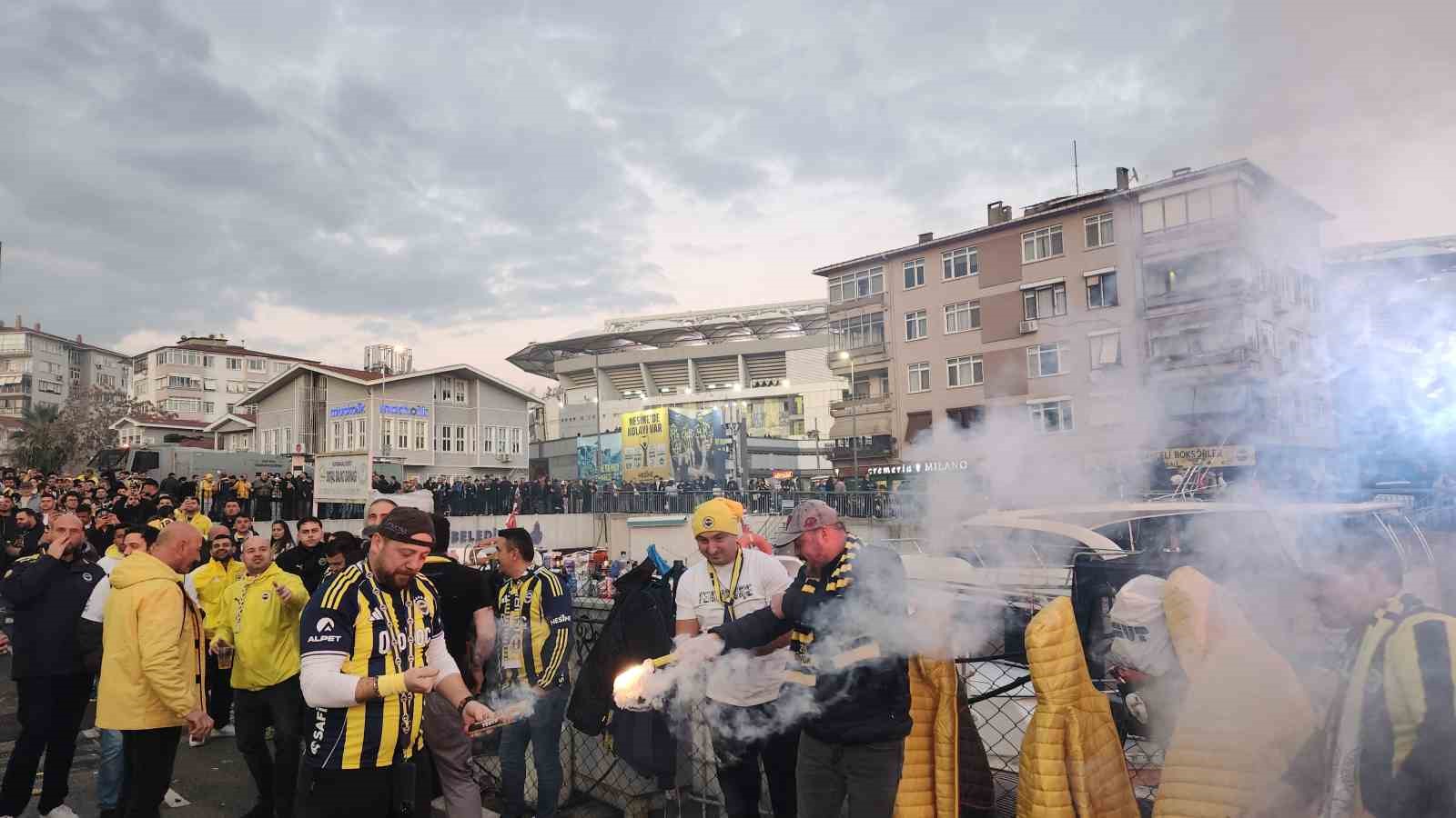 fenerbahce taraftarindan derbiye yogun ilgi 1