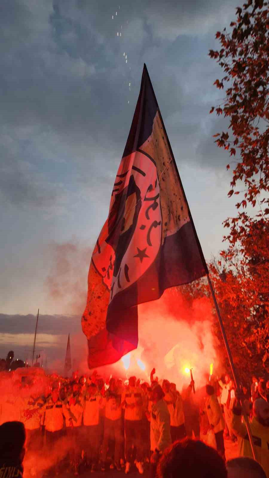 fenerbahce taraftarindan derbiye yogun ilgi 3 Uiy1RS7u