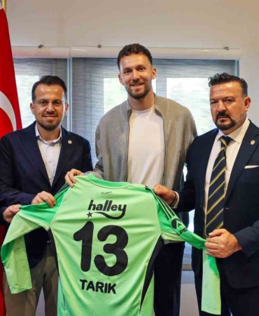 fenerbahce-tarik-cetin-ile-3-yillik-sozlesme-imzaladi-hb2YDNkA.jpg