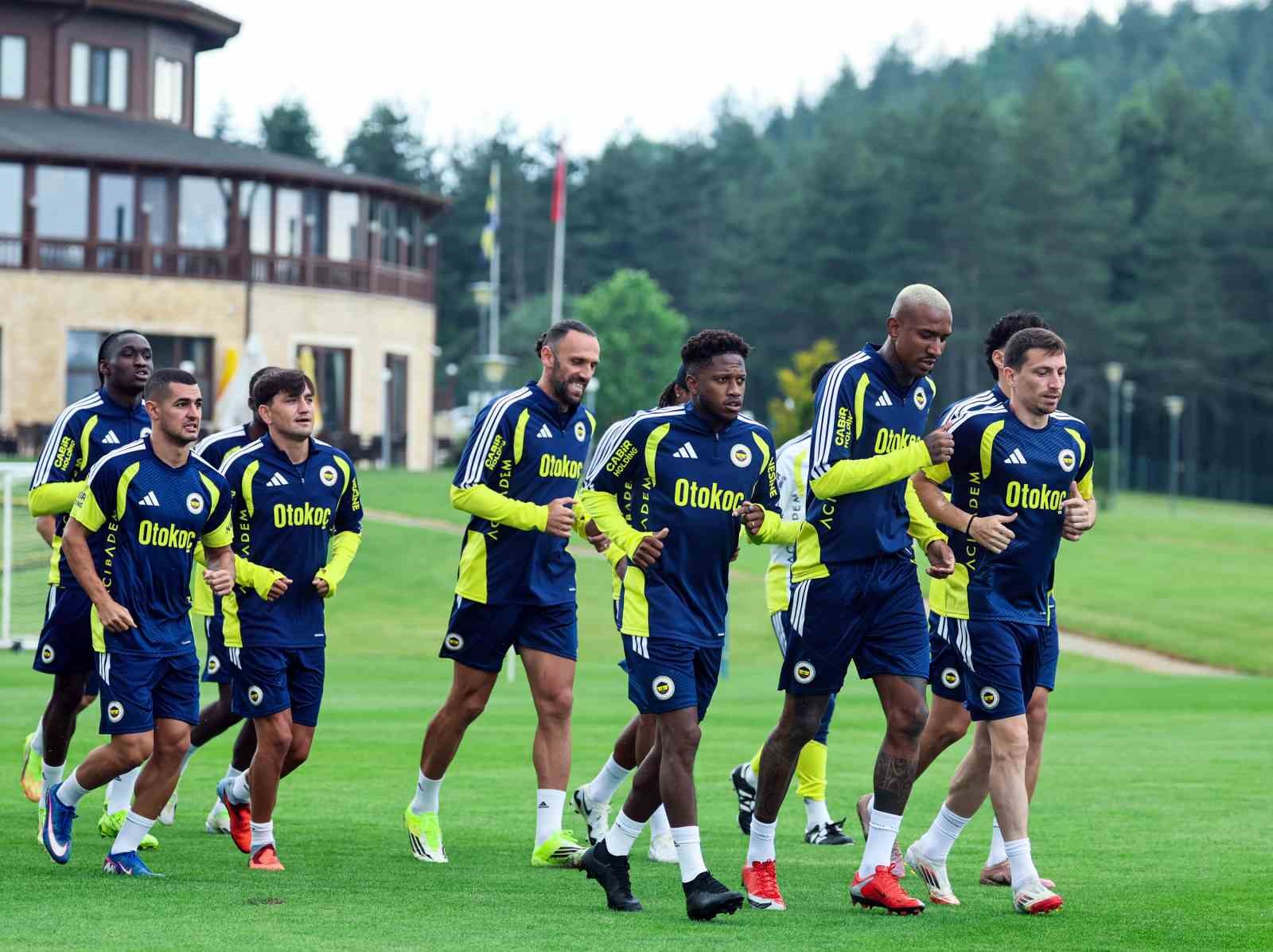fenerbahce topuk yaylasinda hazirliklarini surduruyor 1 aFCiqFXj