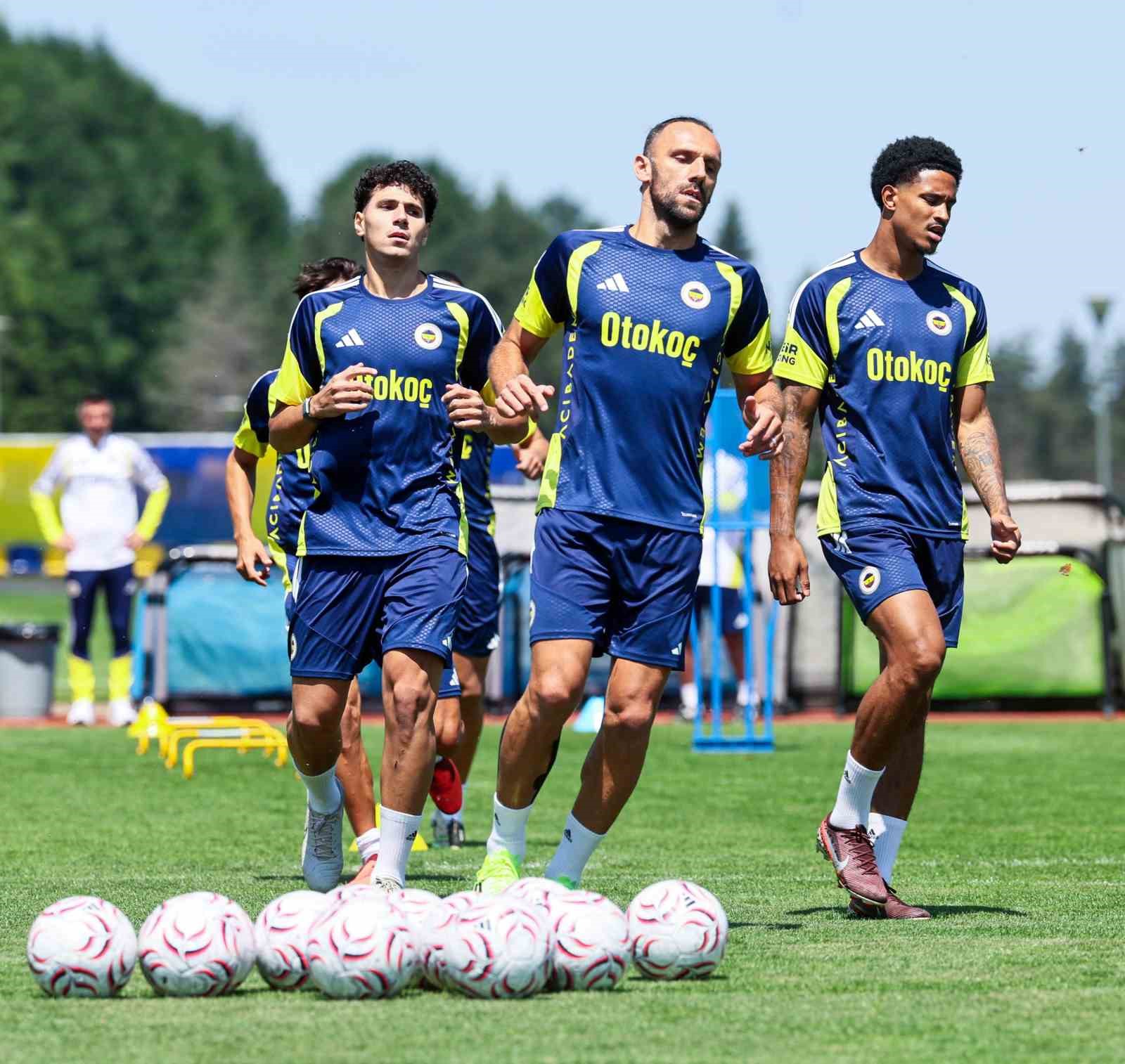 fenerbahce topuk yaylasinda hazirliklarini surduruyor 4 OEGlbsMf