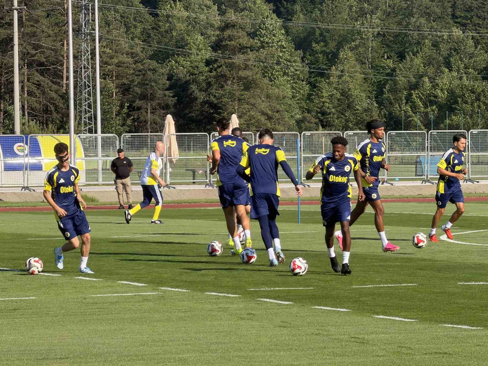 fenerbahce topuk yaylasindaki ilk antrenmanini yapti 10 SfpDKvzP