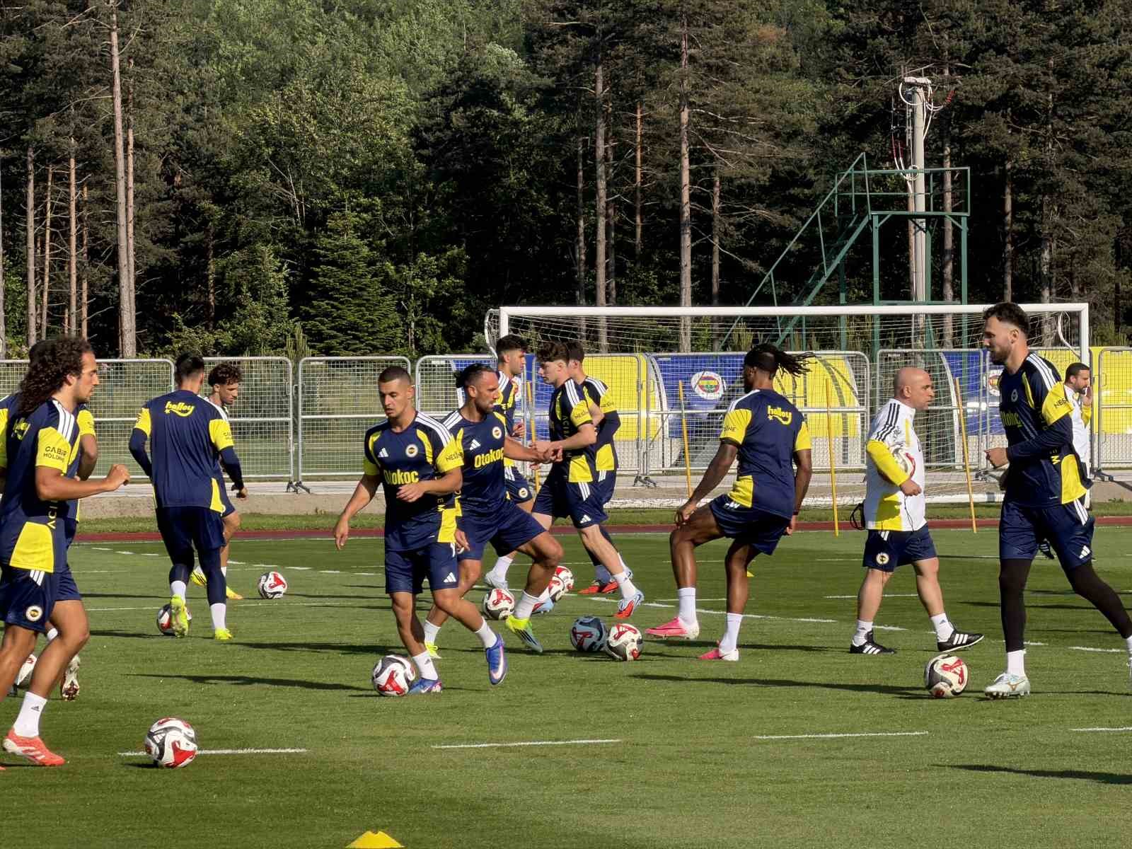 fenerbahce topuk yaylasindaki ilk antrenmanini yapti 11 iPkWQHUi