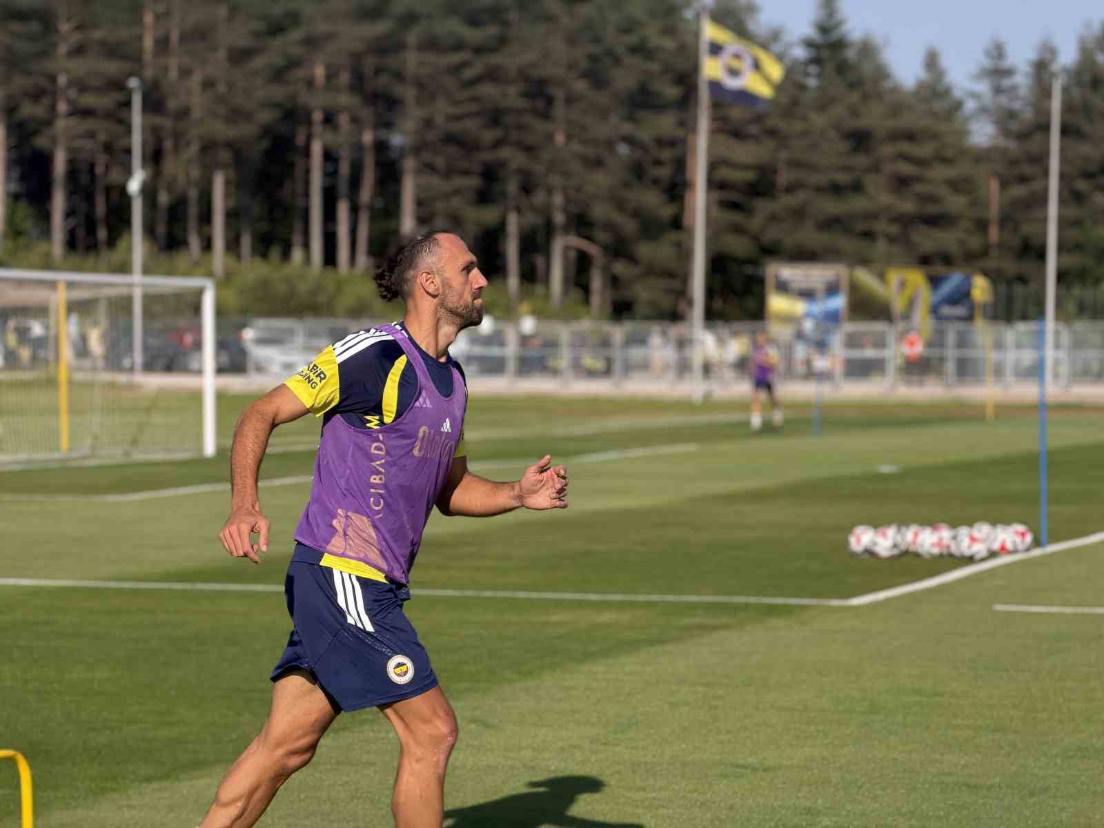 fenerbahce topuk yaylasindaki ilk antrenmanini yapti 13 SNT3WZr2