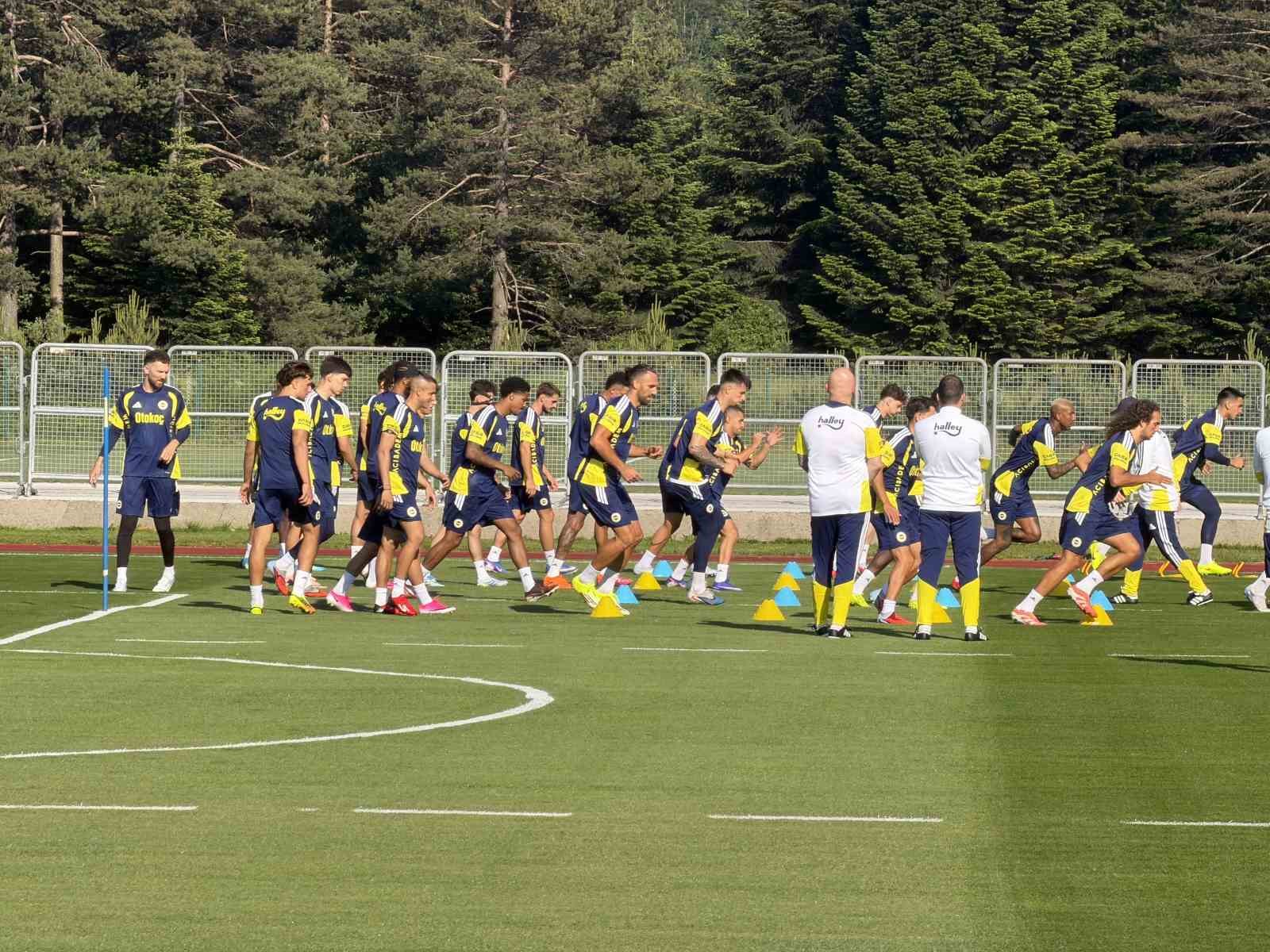 fenerbahce topuk yaylasindaki ilk antrenmanini yapti 5 QREM8SsF