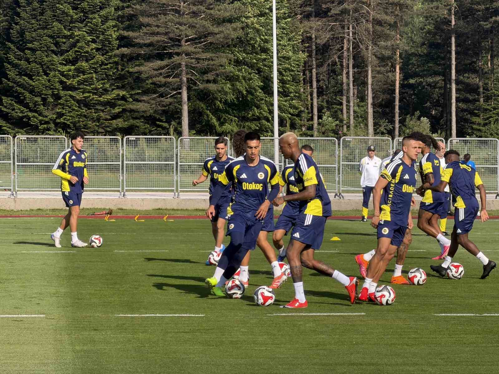 fenerbahce topuk yaylasindaki ilk antrenmanini yapti 8 BRWtzcQE