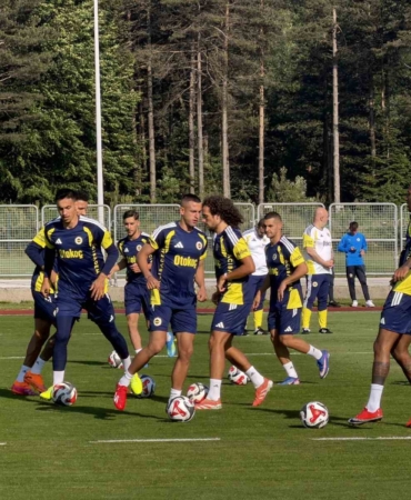 fenerbahce-topuk-yaylasindaki-ilk-antrenmanini-yapti-SZMwivXl.jpg