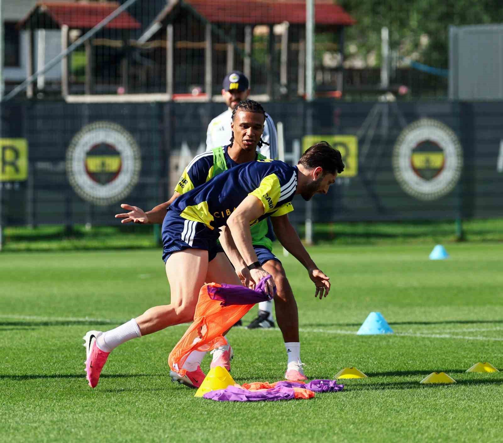 fenerbahce yeni sezon hazirliklarini surduruyor 0 L4NM8yby