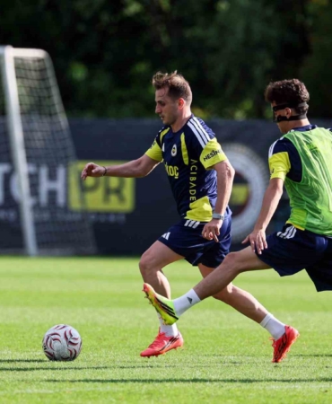 fenerbahce-yeni-sezon-hazirliklarini-surduruyor-InIC5qm1.jpg
