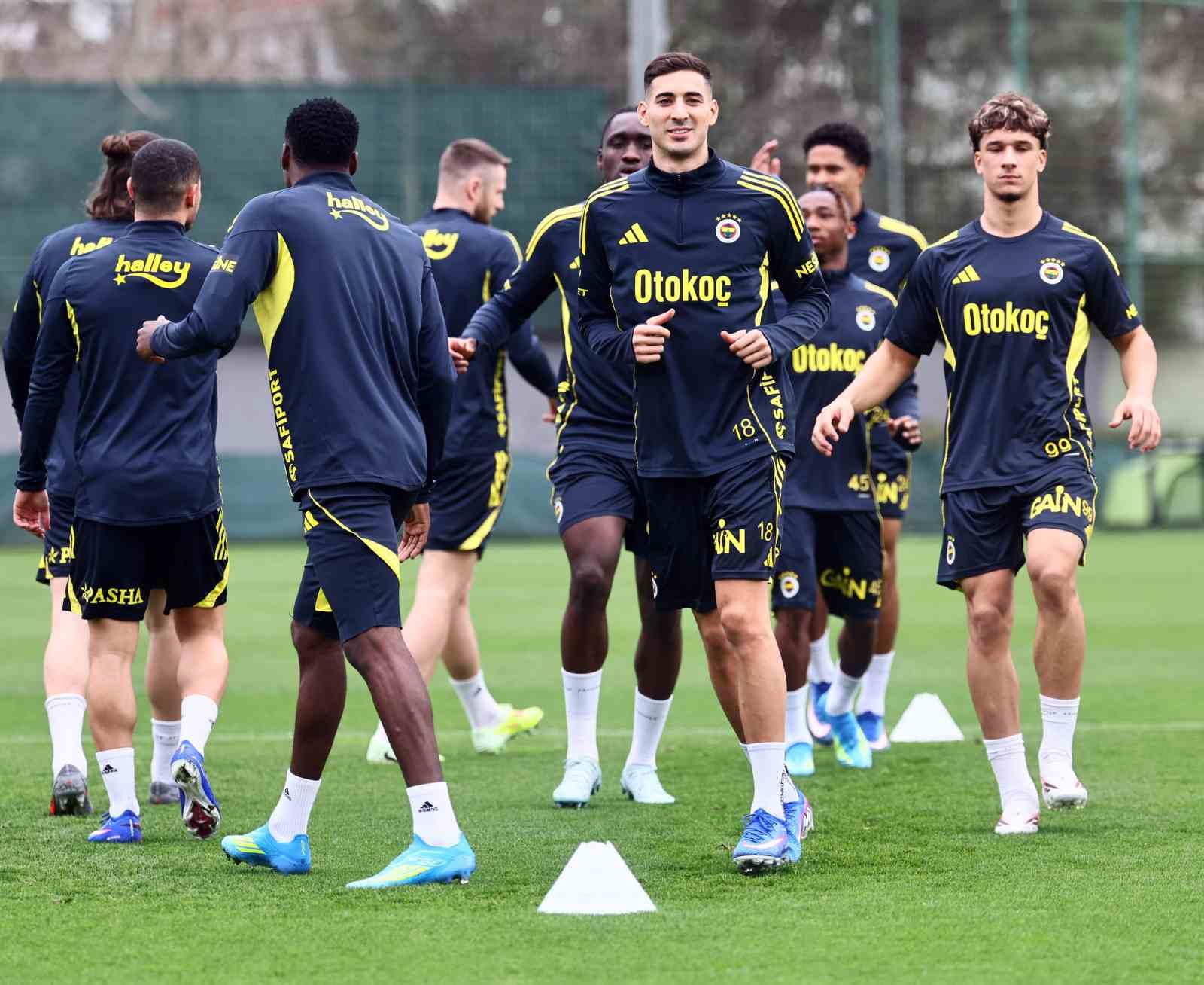 fenerbahcede besiktas derbisinin calismalari surdu 1 TKPTyH9l