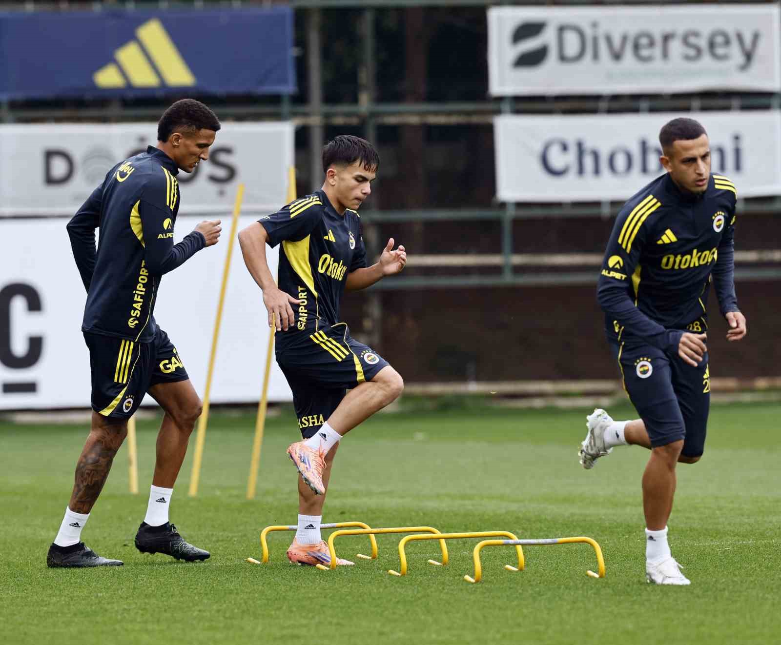 fenerbahcede caykur rizespor maci hazirliklari basladi 1 2AJUHTsY