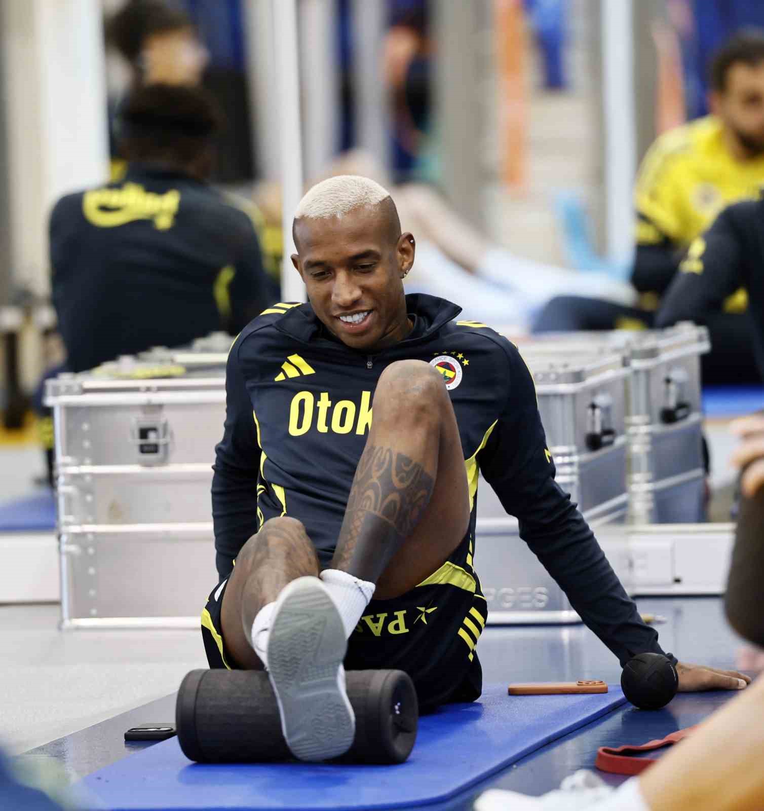 fenerbahcede caykur rizespor maci hazirliklari basladi 5 5RiffhG6