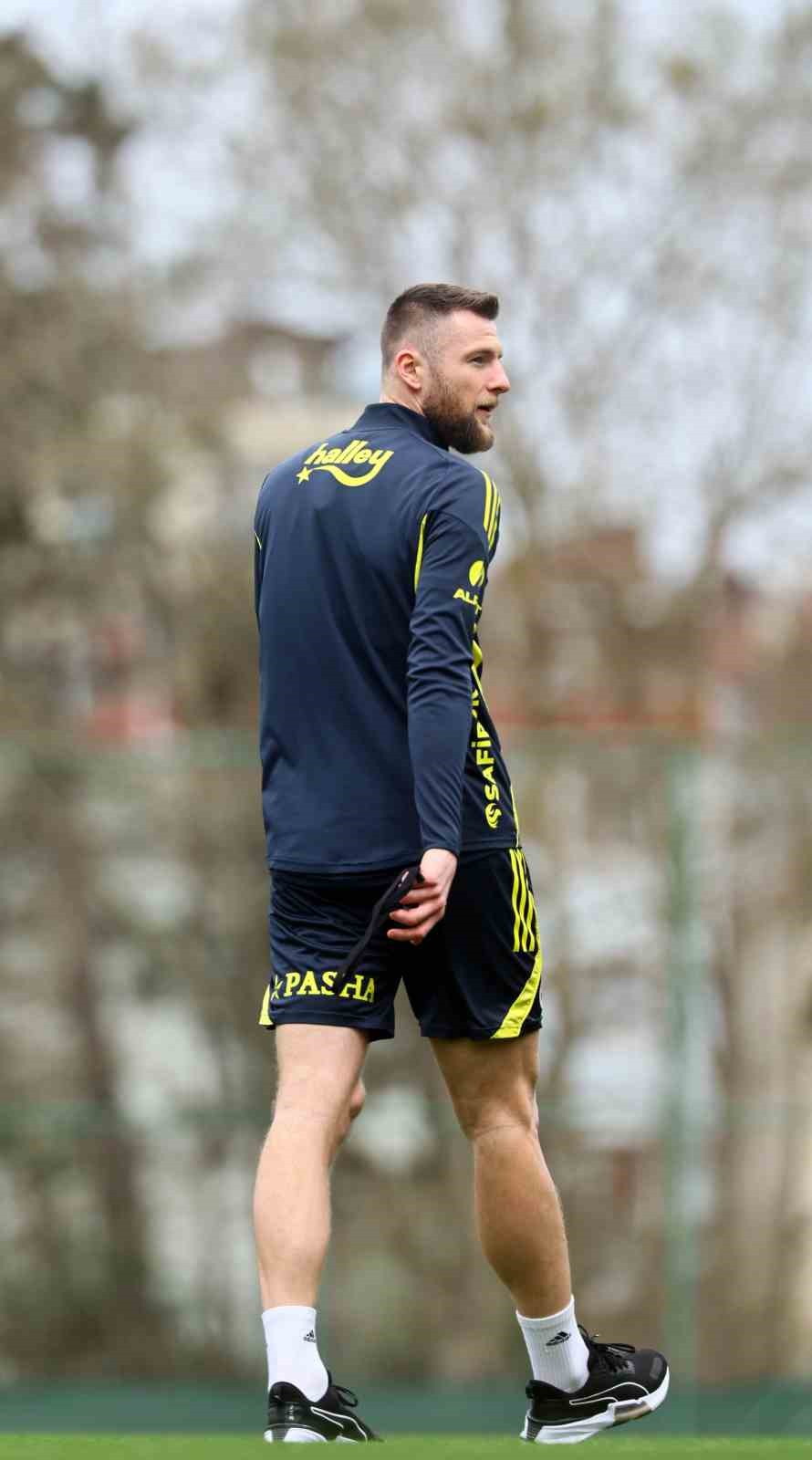 fenerbahcede caykur rizespor maci hazirliklari devam etti 4 DB9zyRza