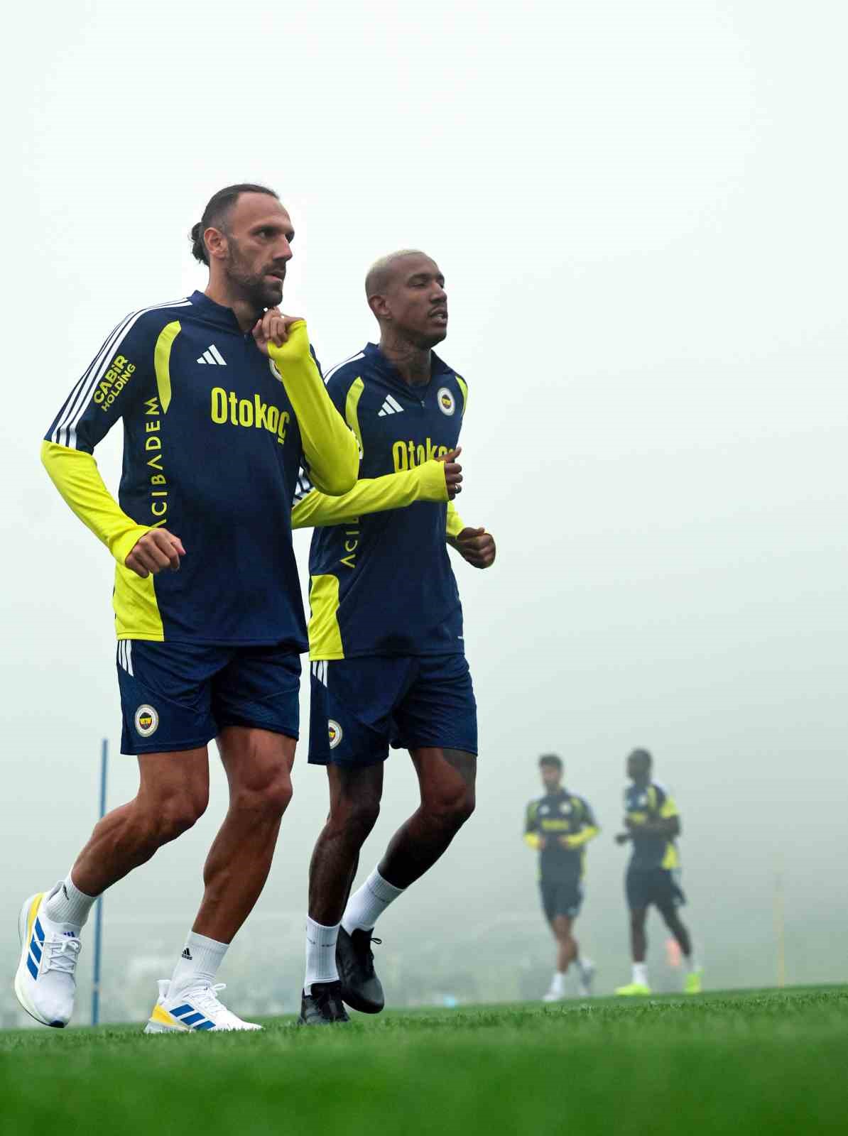 fenerbahcede futbolcular laktat testinden gecti 4 KjZ1FUCg