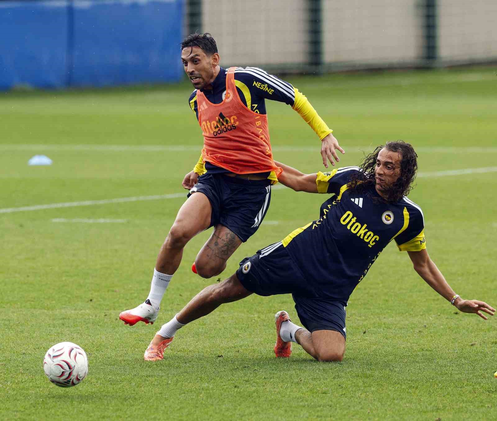 Fenerbahçe’de Gornik Zabrze maçı hazırlıkları devam etti 4 fenerbahcede gornik zabrze maci hazirliklari devam etti 0 dd532R1a