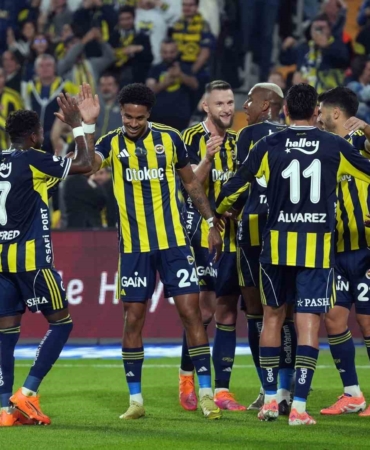 fenerbahcede-hedef-derbi-galibiyeti-ile-liderligi-almak-lsuYOExd.jpg