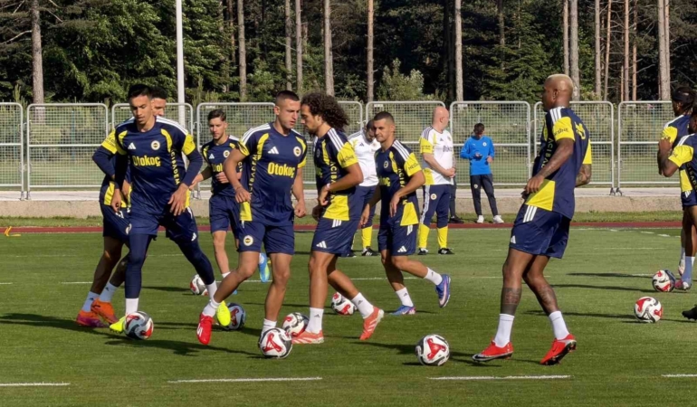 fenerbahcede-kadro-avusturya-kampinda-sekillenecek-b6gsWSGj.jpg