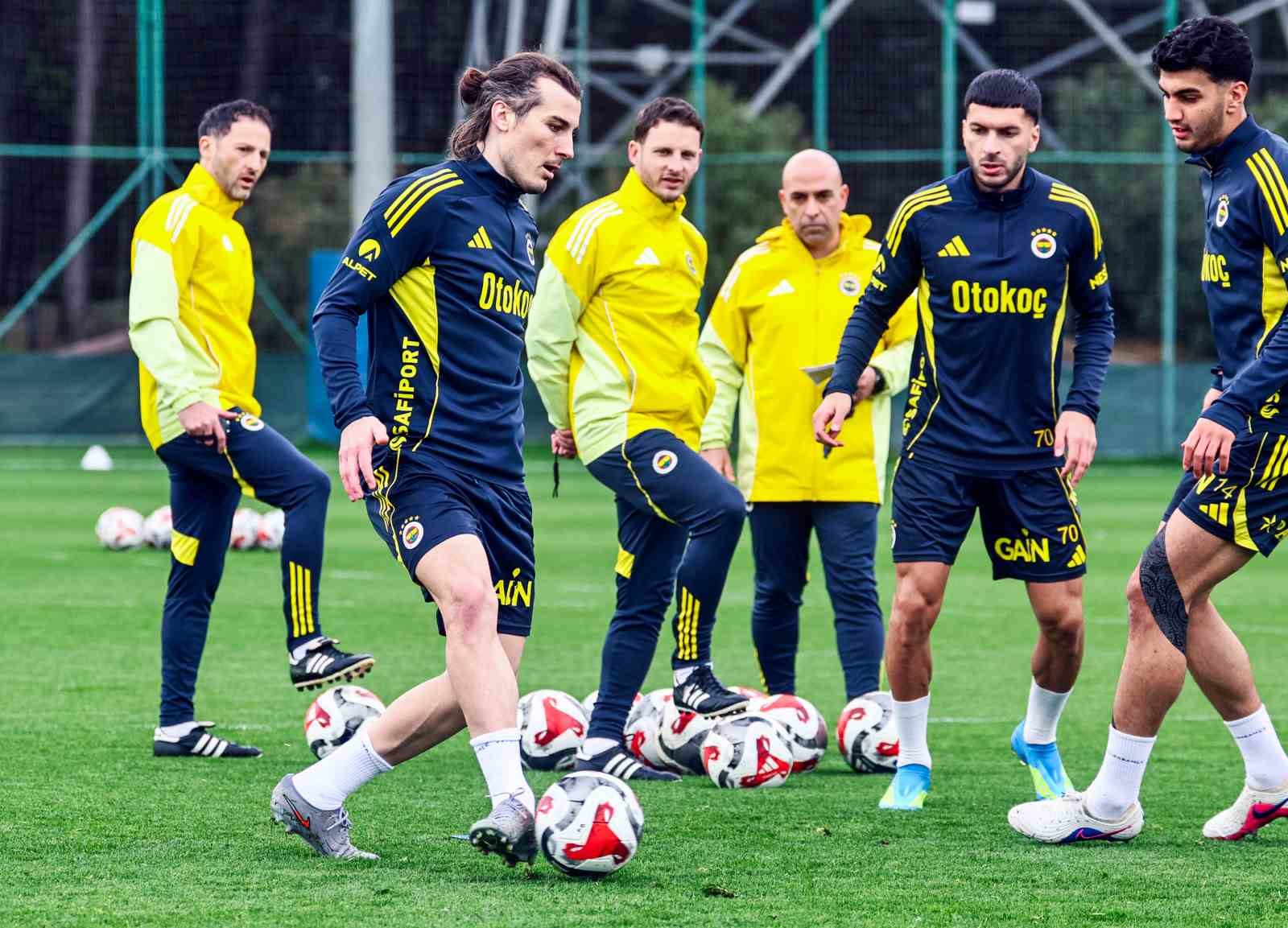 fenerbahcede kayserispor maci hazirliklari devam etti 0 GRIB6aEB