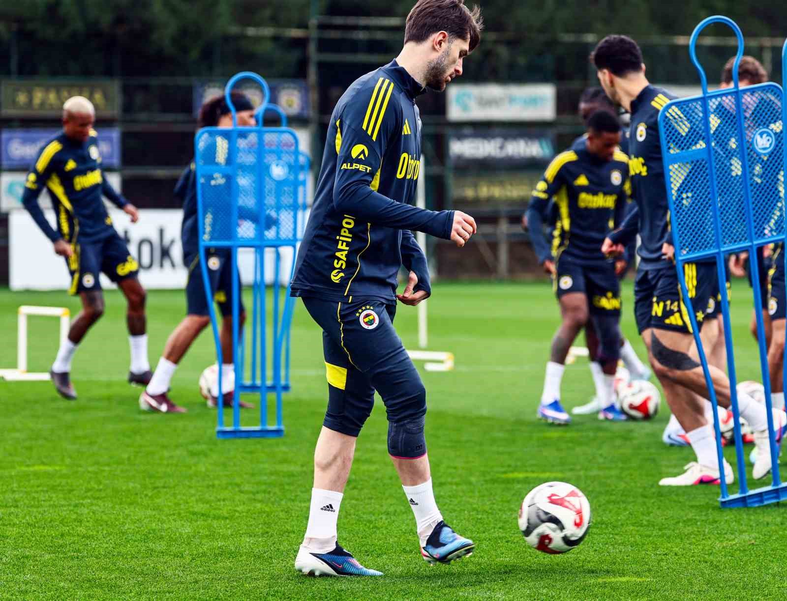 fenerbahcede kayserispor maci hazirliklari devam etti 1 NHfJwpky