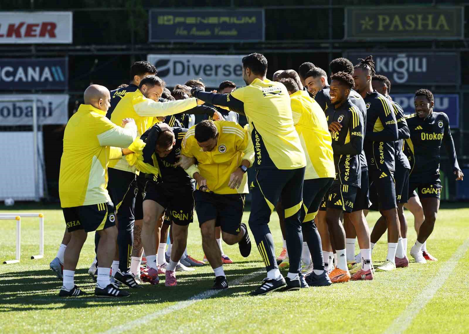 fenerbahcede stuttgart maci hazirliklari devam etti 2 P3q9gTQr