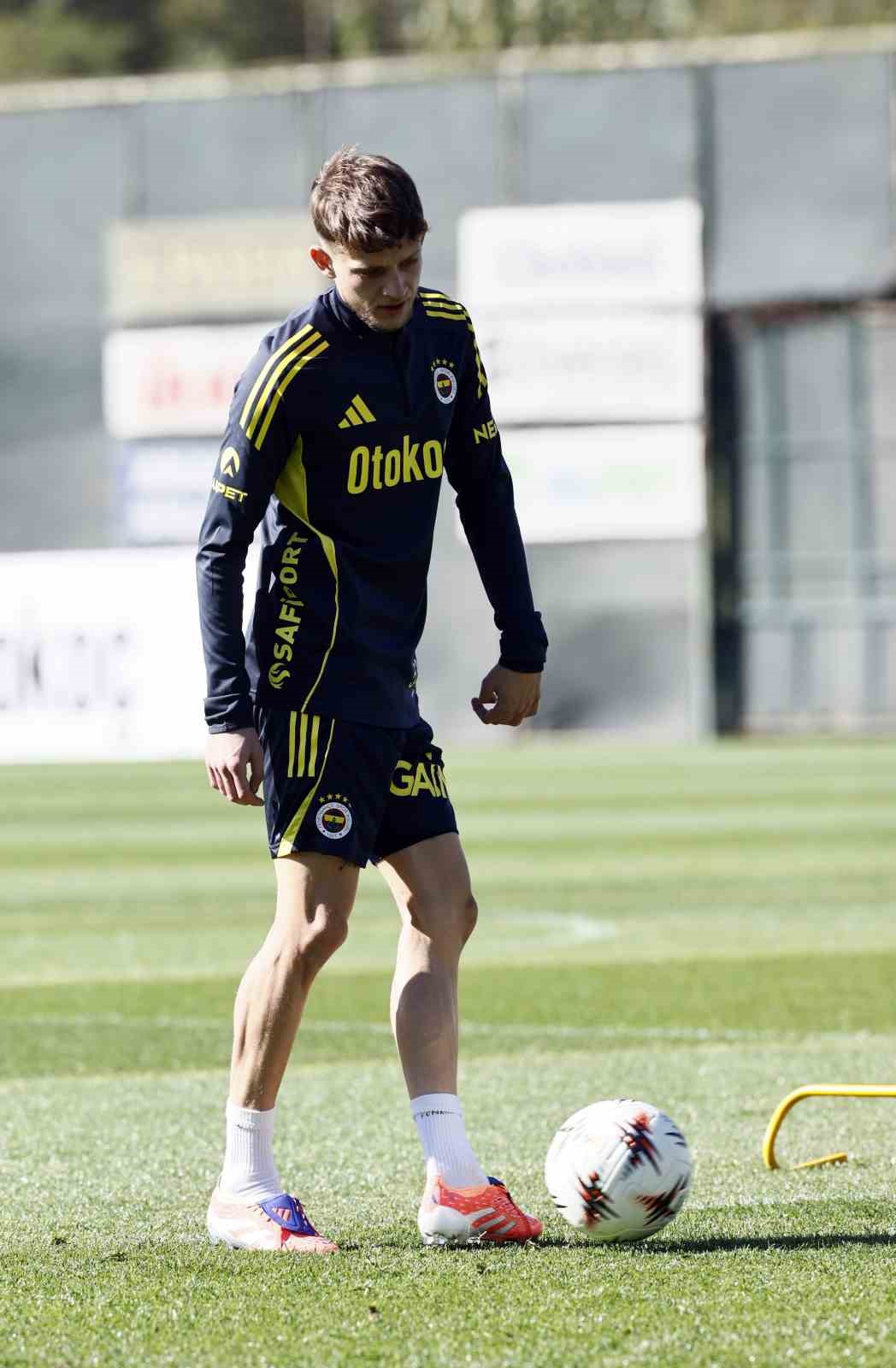 fenerbahcede stuttgart maci hazirliklari devam etti 4 DBzcHrsQ